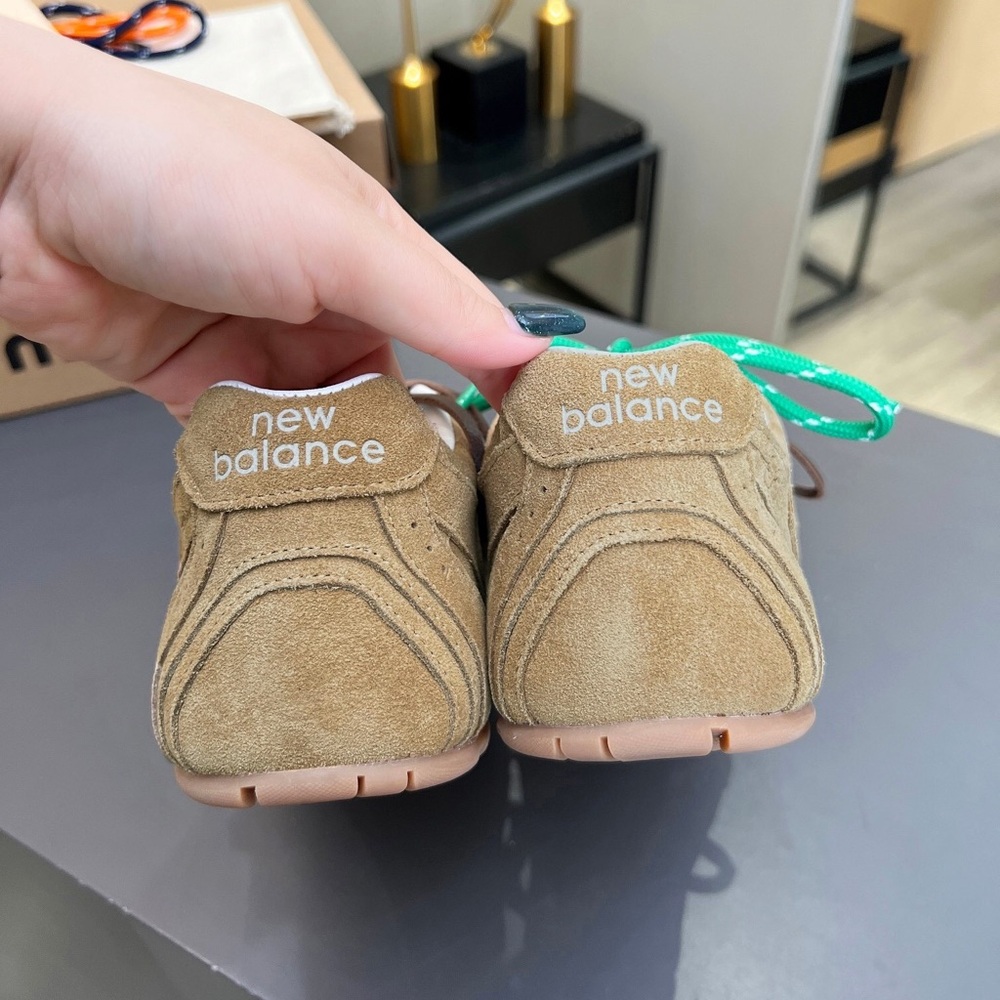 Miu Miu × New Balance Co-Branded Retro Sneakers - Picture 6 of 7